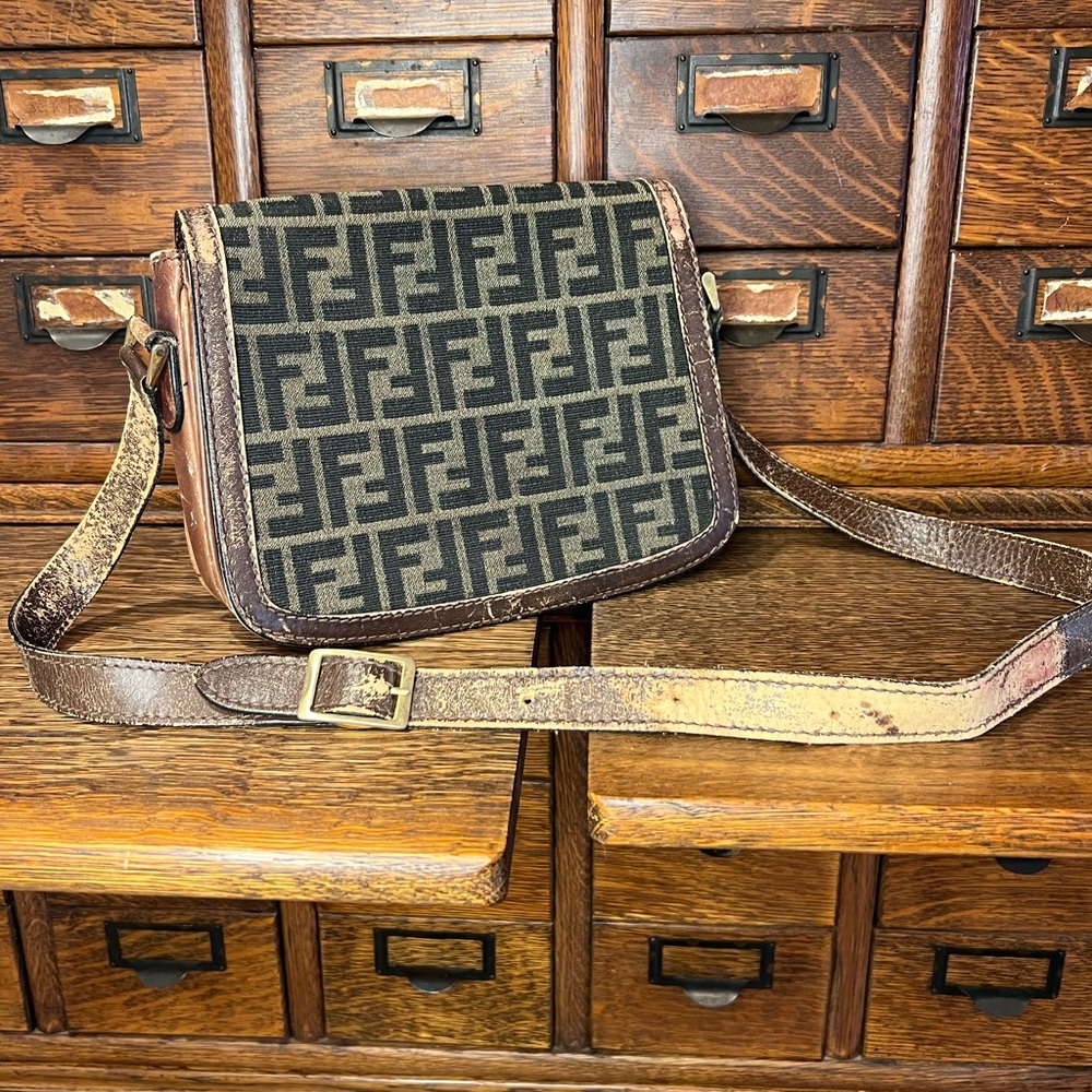 Vintage Fendi Zucca Messenger Bag with Iconic Design